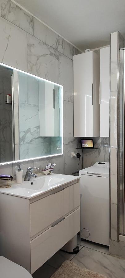 Magnifique Studio Au Coeur Du Marais Paris Luaran gambar